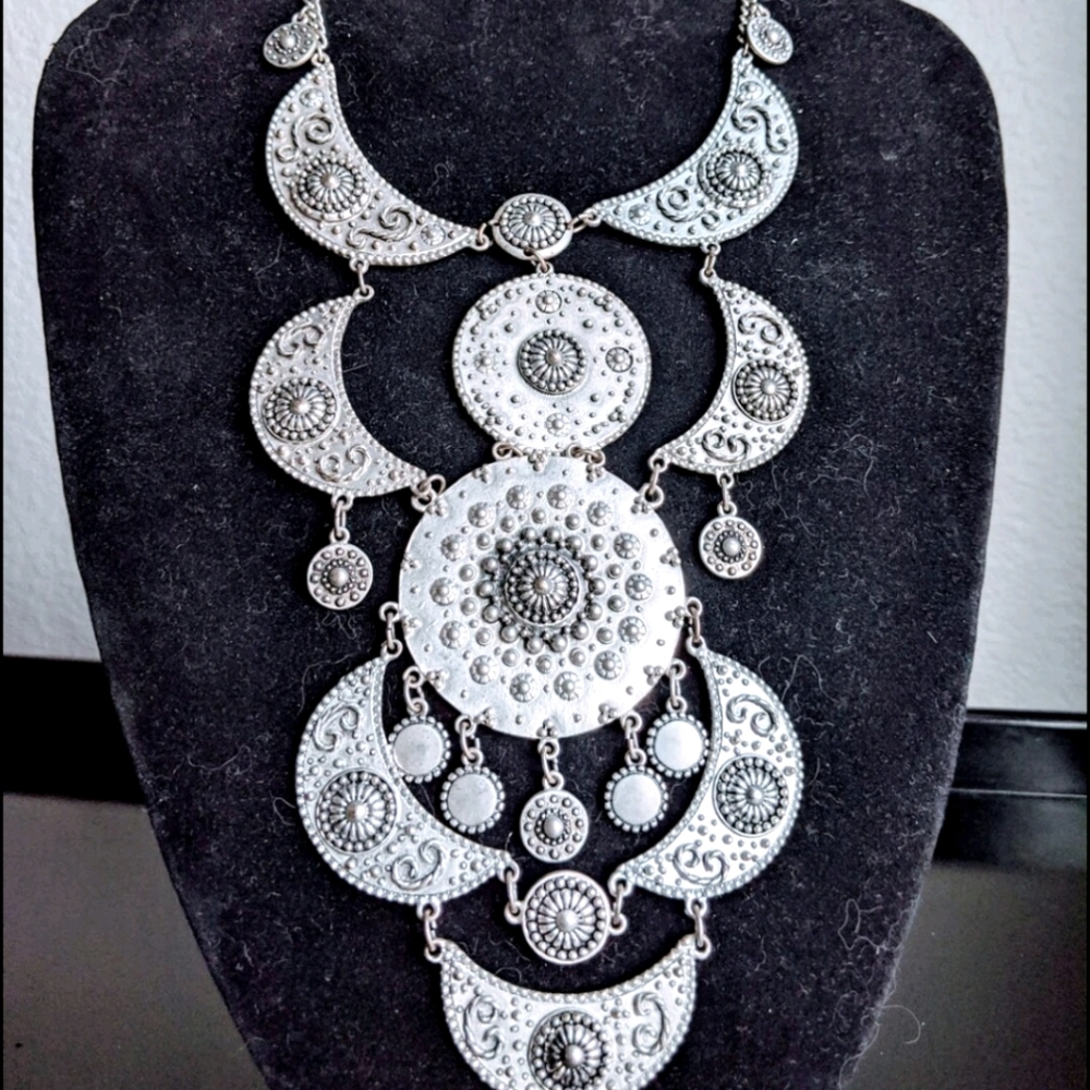 NWOT Chico's Metal Multi-tiered Statement Necklace
